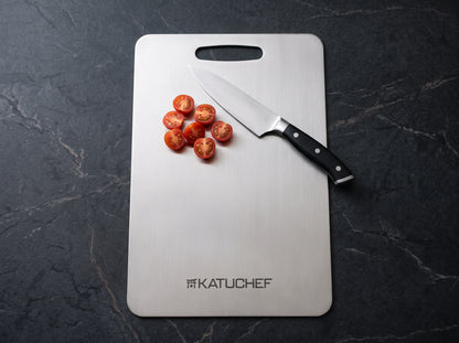Slicing tomatoes on the board